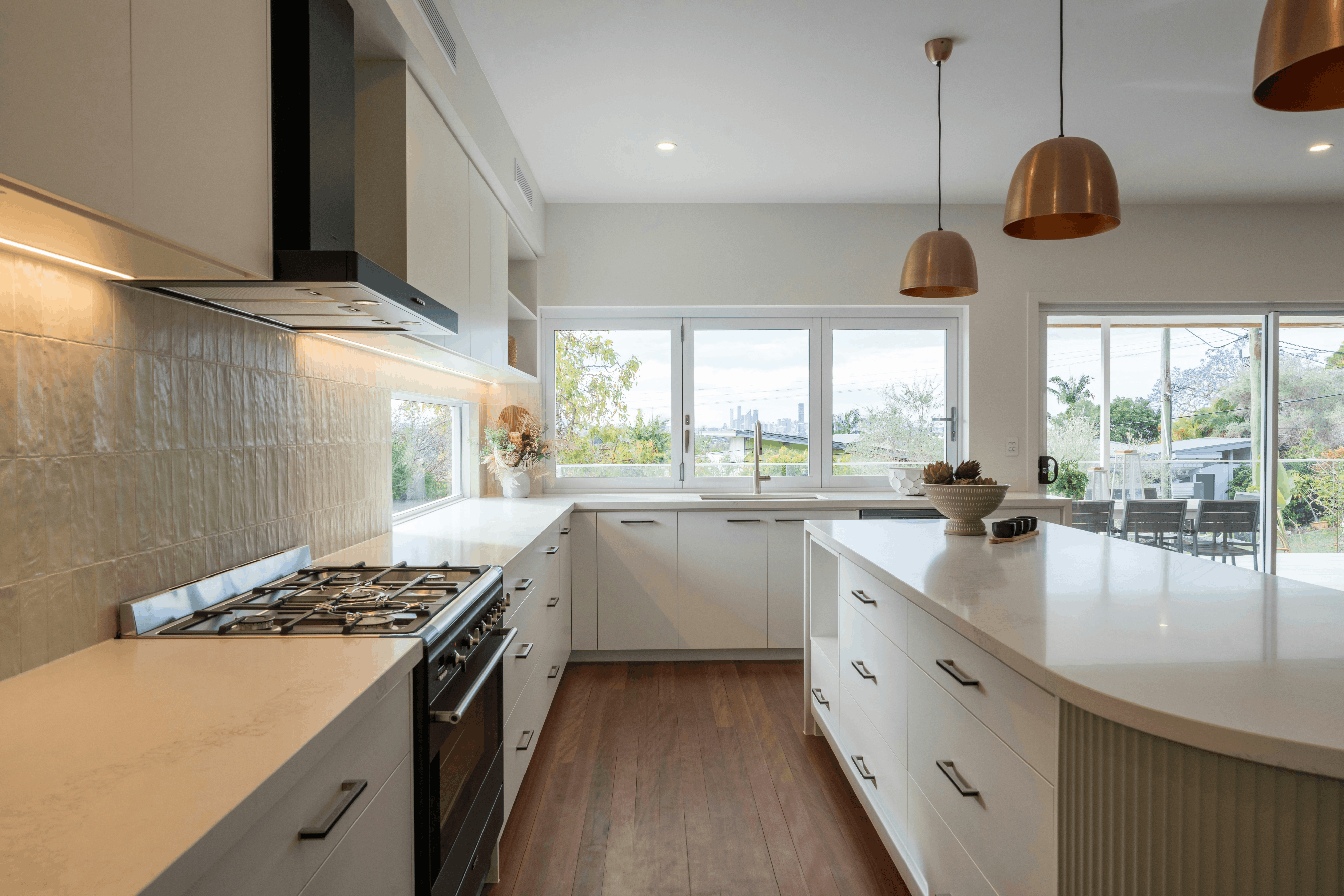 Renovated kitchen by Maurimar